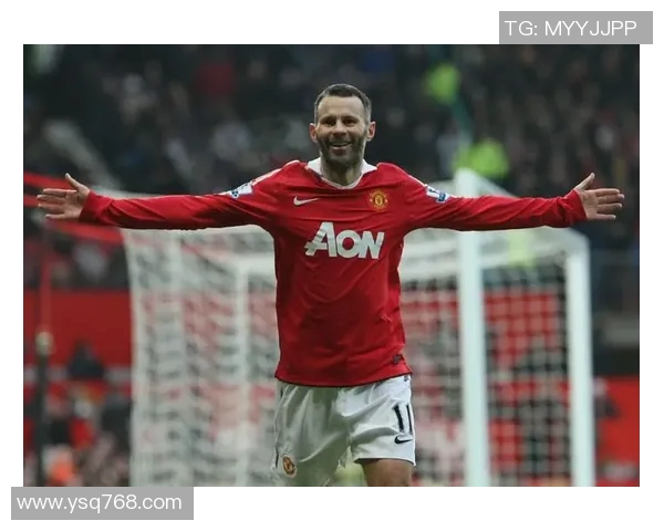 菠萝在足球界的传奇故事与他背后的明星魅力揭秘 菠萝在足球界的传奇故事与他背后的明星魅力揭秘